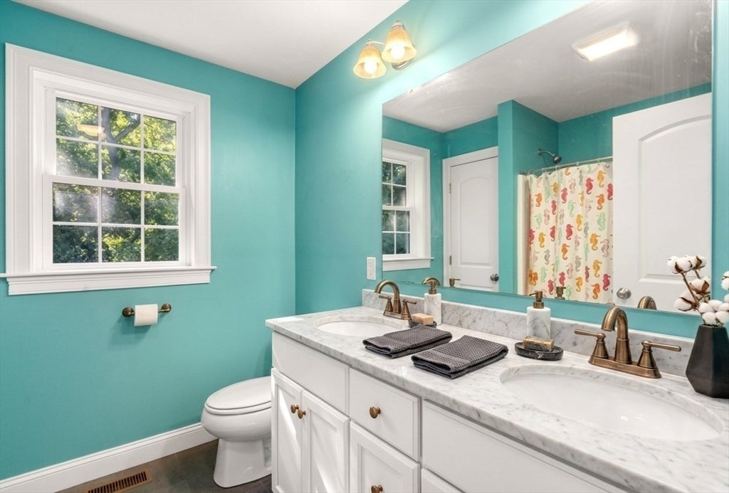 8 Bresciani Ln, West Bridgewater, MA, 8 Bresciani Ln, West Bridgewater, MA Photo #5