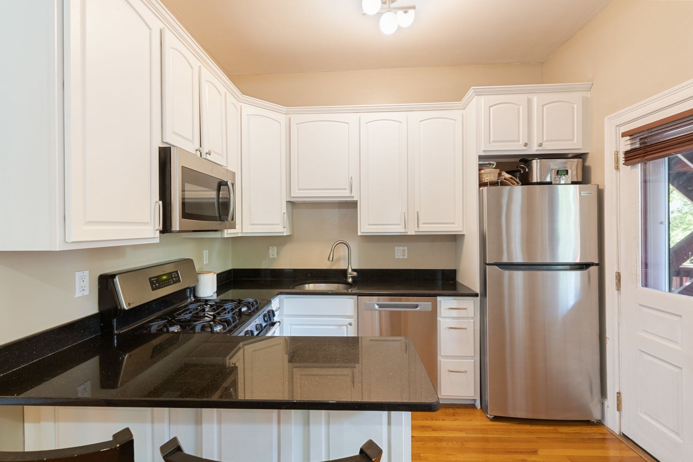 191 W 5th St #1, Boston, MA, 191 W 5th St #1, Boston, MA Photo #7