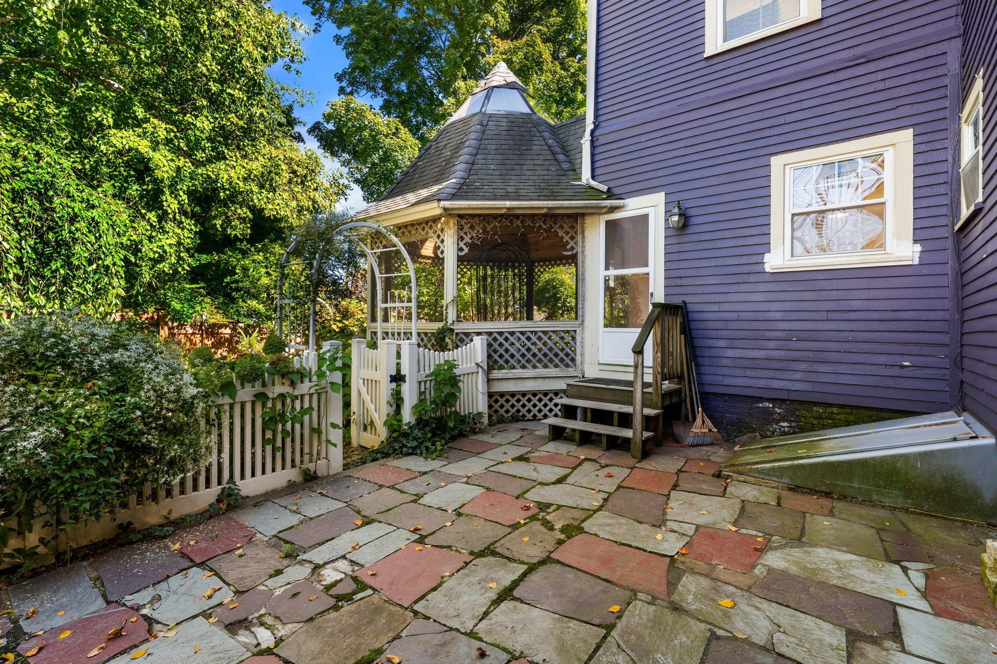 154 High St