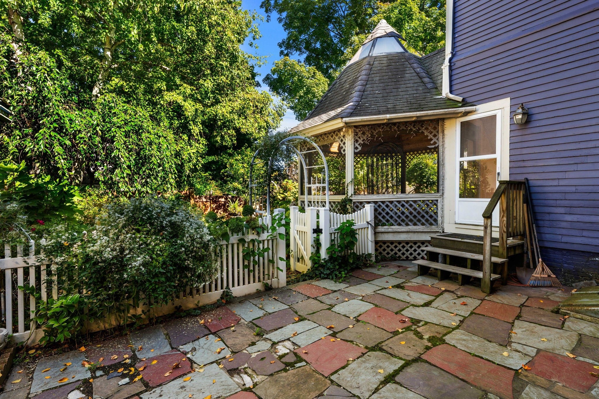 154 High St
