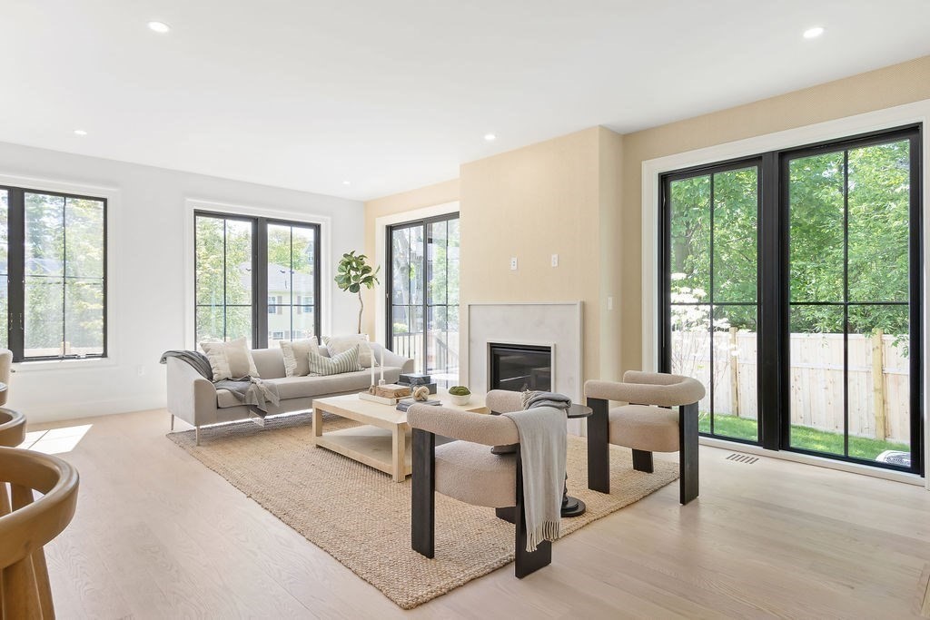 132 Nonantum Rd 132