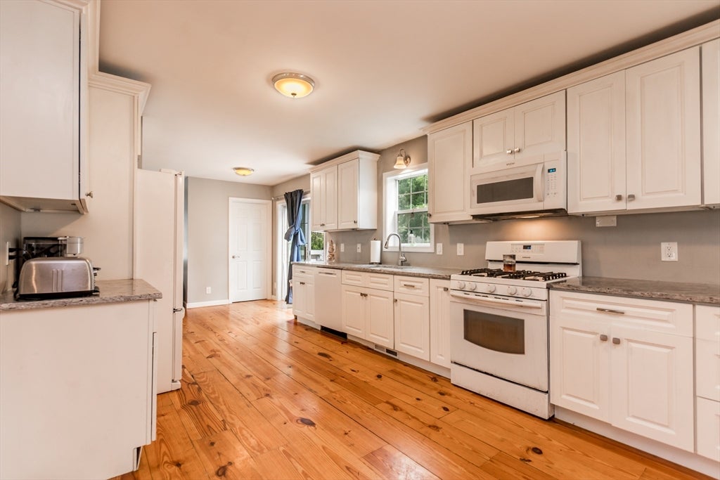 8 Hampden Rd, Falmouth, MA, 8 Hampden Rd, Falmouth, MA Photo #12