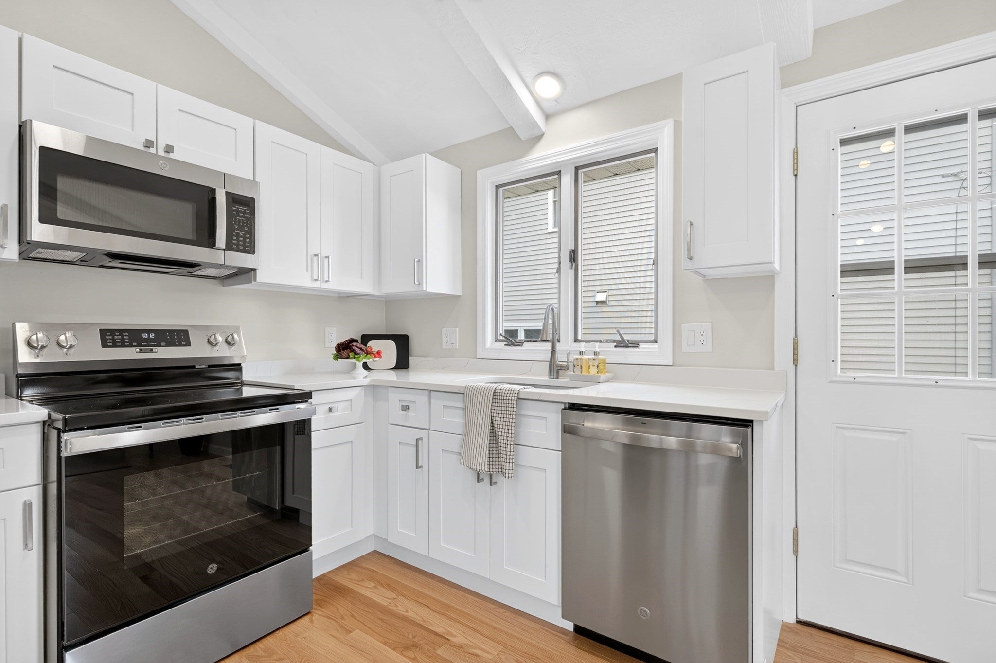 72 Arcadia Ave, Waltham, MA, 72 Arcadia Ave, Waltham, MA Photo #10