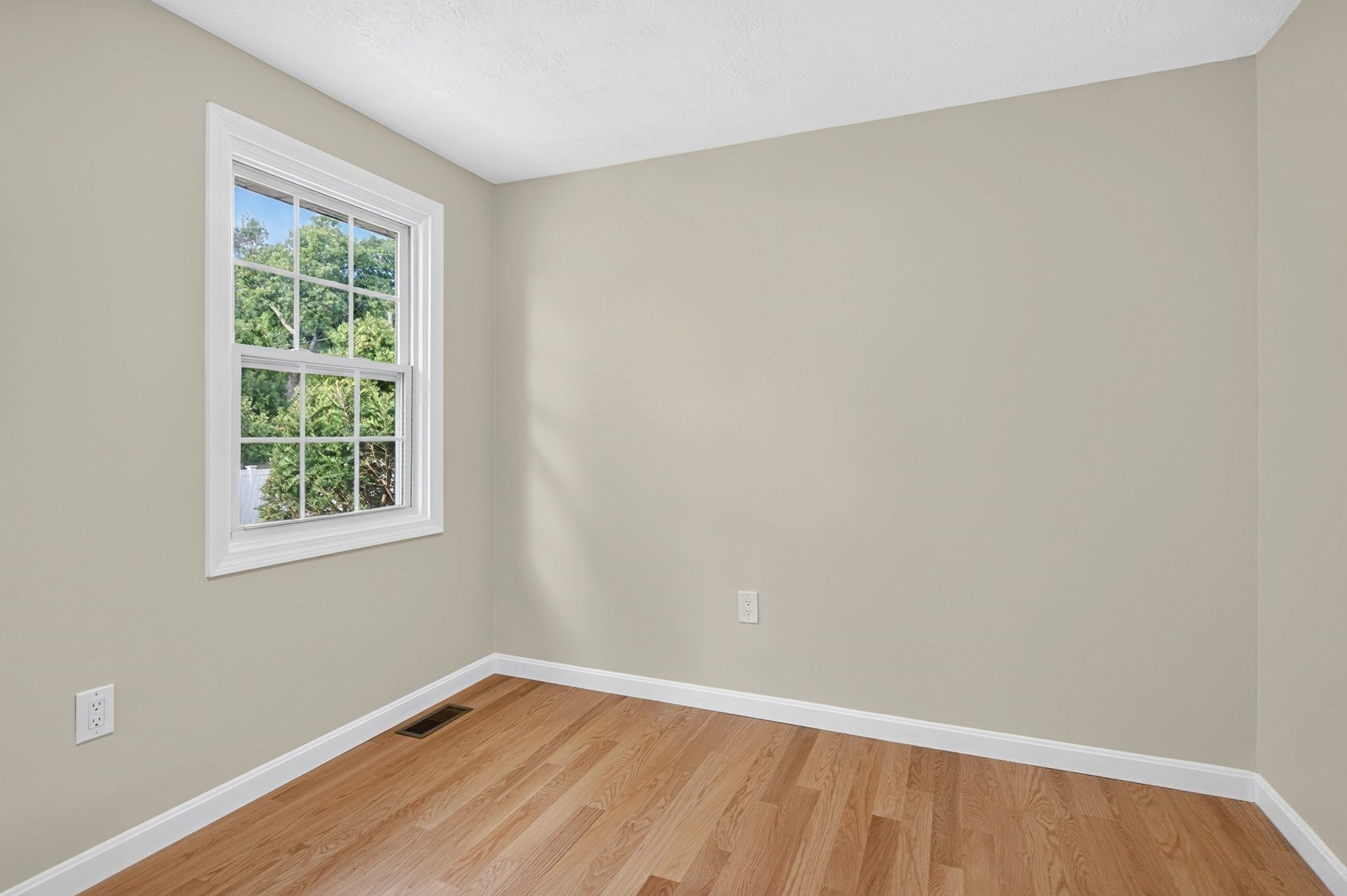 72 Arcadia Ave, Waltham, MA, 72 Arcadia Ave, Waltham, MA Photo #20