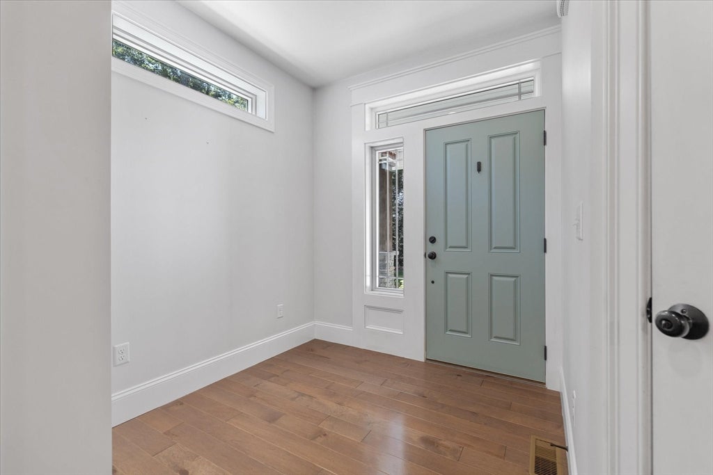 228 Worcester Rd B