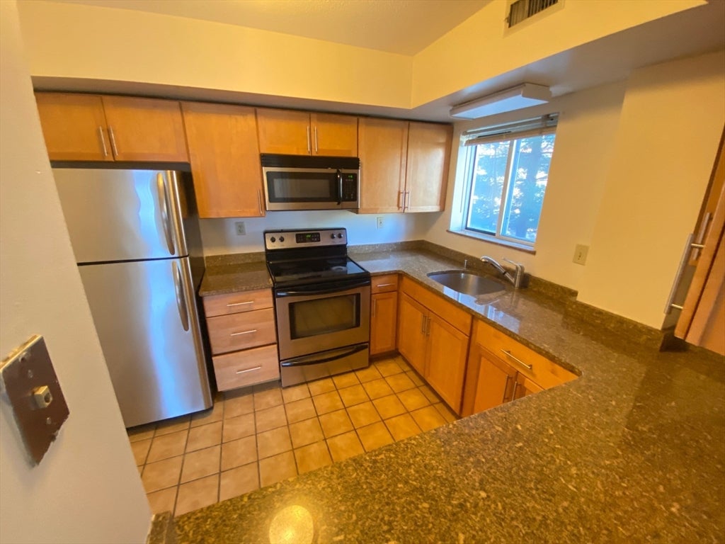 345 Franklin Street #302, Cambridge, MA Photo #2