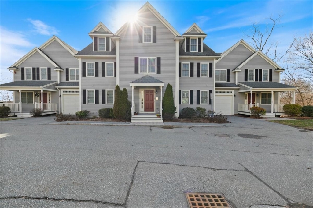 10 Cunningham Ln 204