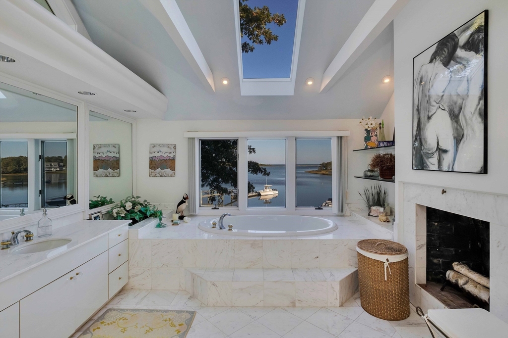 Mashpee, Massachusetts 02649, United States, 5 Bedrooms Bedrooms, ,5 BathroomsBathrooms,Residential,Active,115280