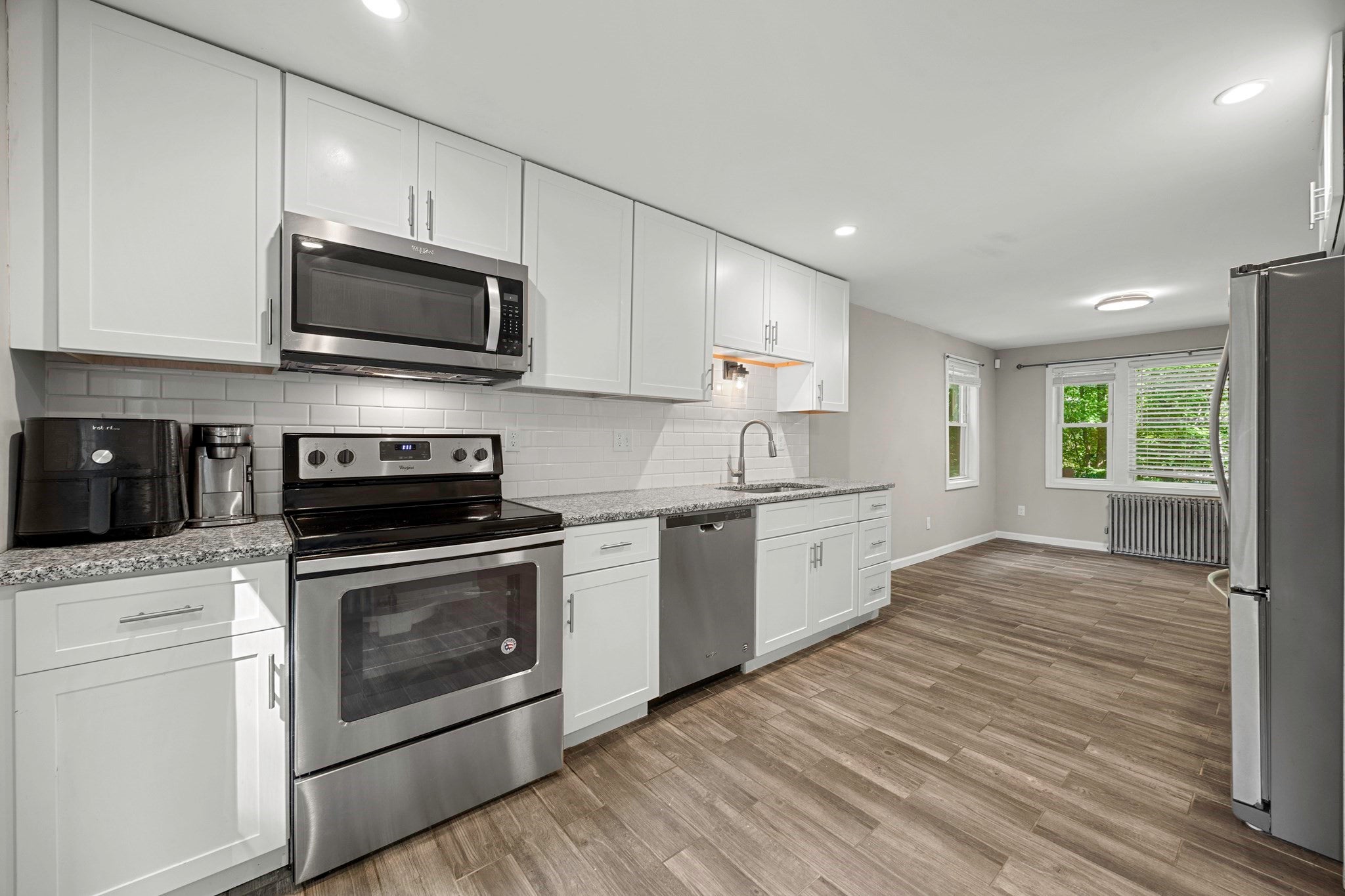 1100 Roosevelt Ave, Springfield, MA Photo #6