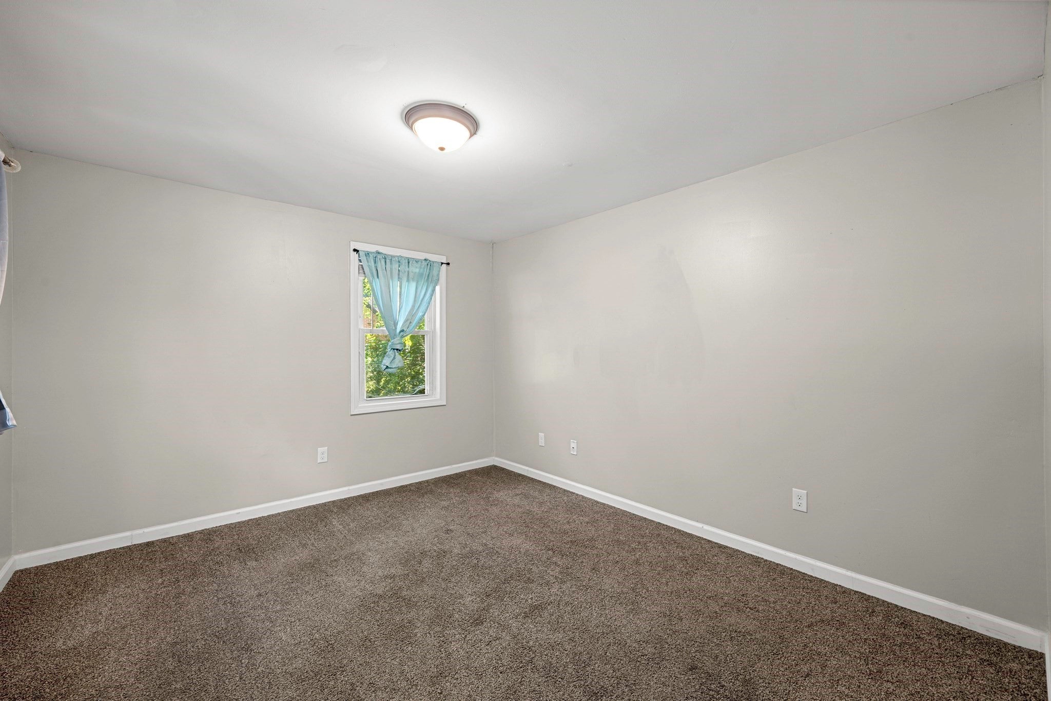 1100 Roosevelt Ave, Springfield, MA Photo #7