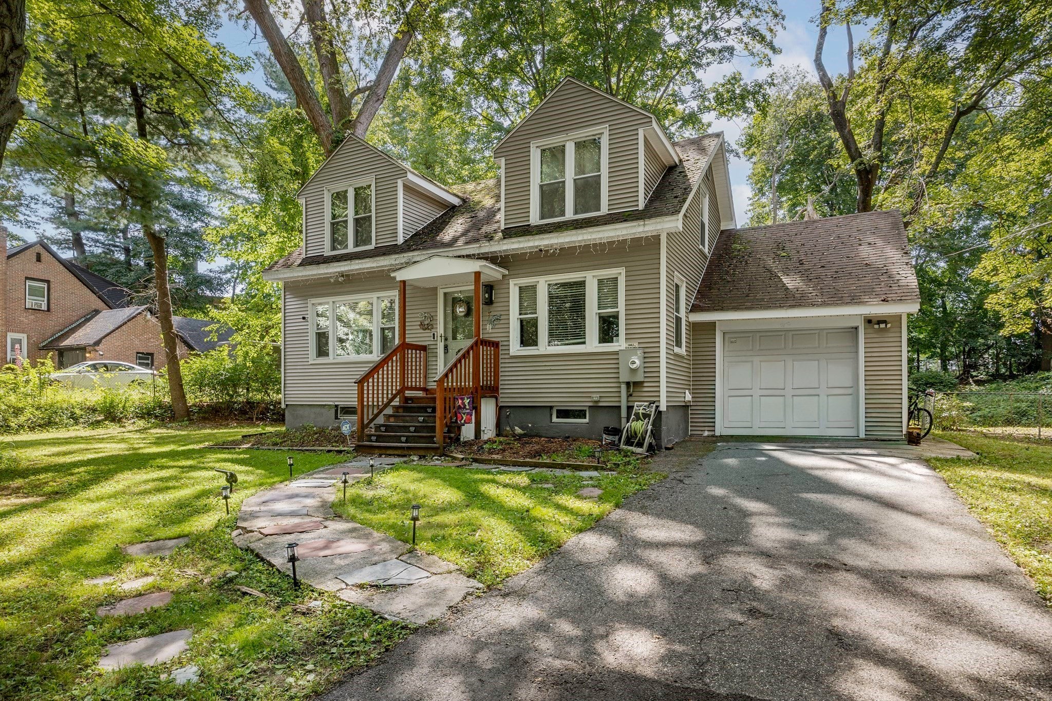 1100 Roosevelt Ave, Springfield, MA Photo #1