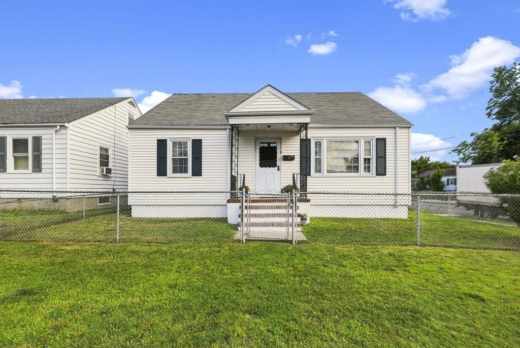 5 Brewster St, New Bedford, MA, 5 Brewster St, New Bedford, MA Photo #23