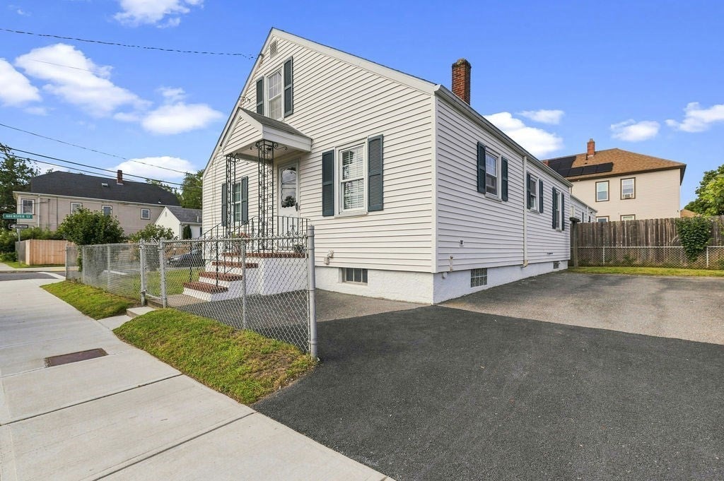 5 Brewster St, New Bedford, MA, 5 Brewster St, New Bedford, MA Photo #24