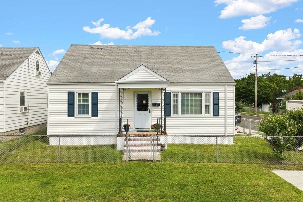 5 Brewster St, New Bedford, MA, 5 Brewster St, New Bedford, MA Photo #2