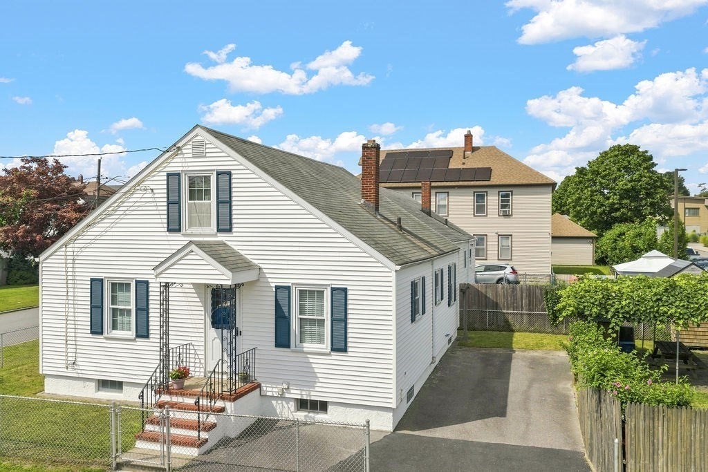 5 Brewster St, New Bedford, MA, 5 Brewster St, New Bedford, MA Photo #3