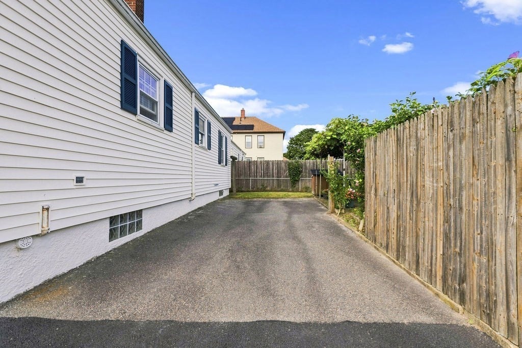 5 Brewster St, New Bedford, MA, 5 Brewster St, New Bedford, MA Photo #25
