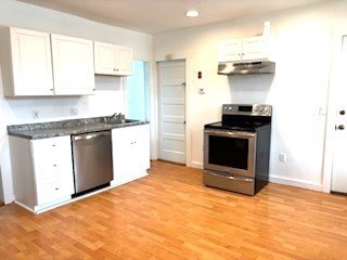 41 Moody St 1