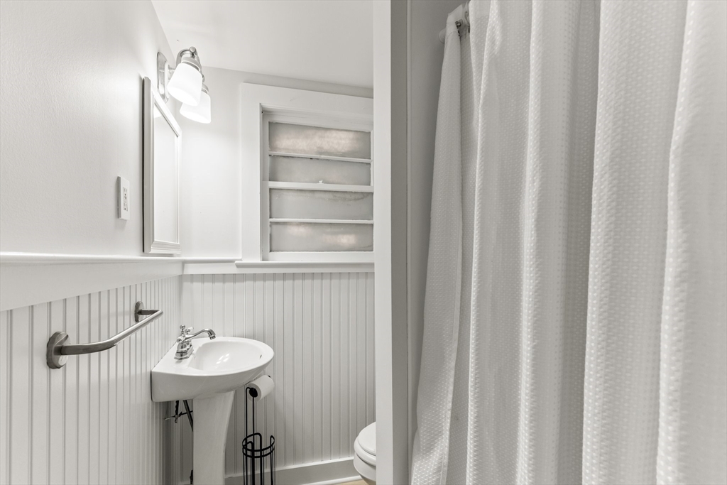 Eastham, Massachusetts 02642, United States, 2 Bedrooms Bedrooms, ,1 BathroomBathrooms,Residential,Active,90243