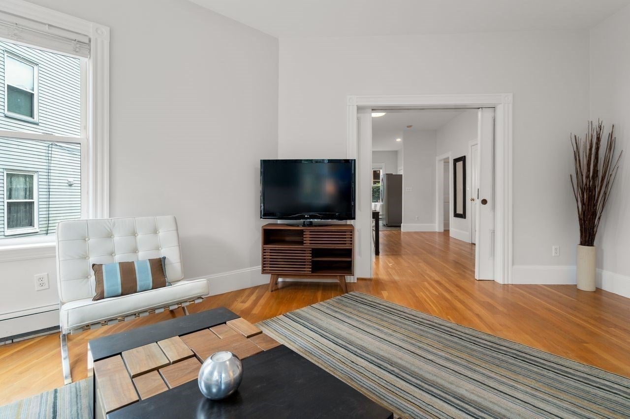 82 Tuttle St 1