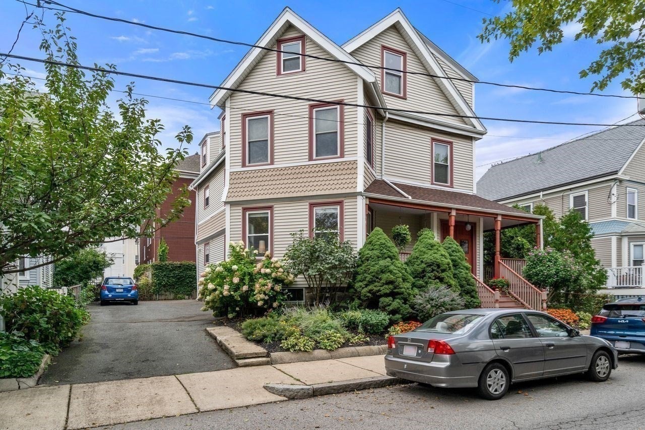82 Tuttle St #1, Boston, MA Photo #16
