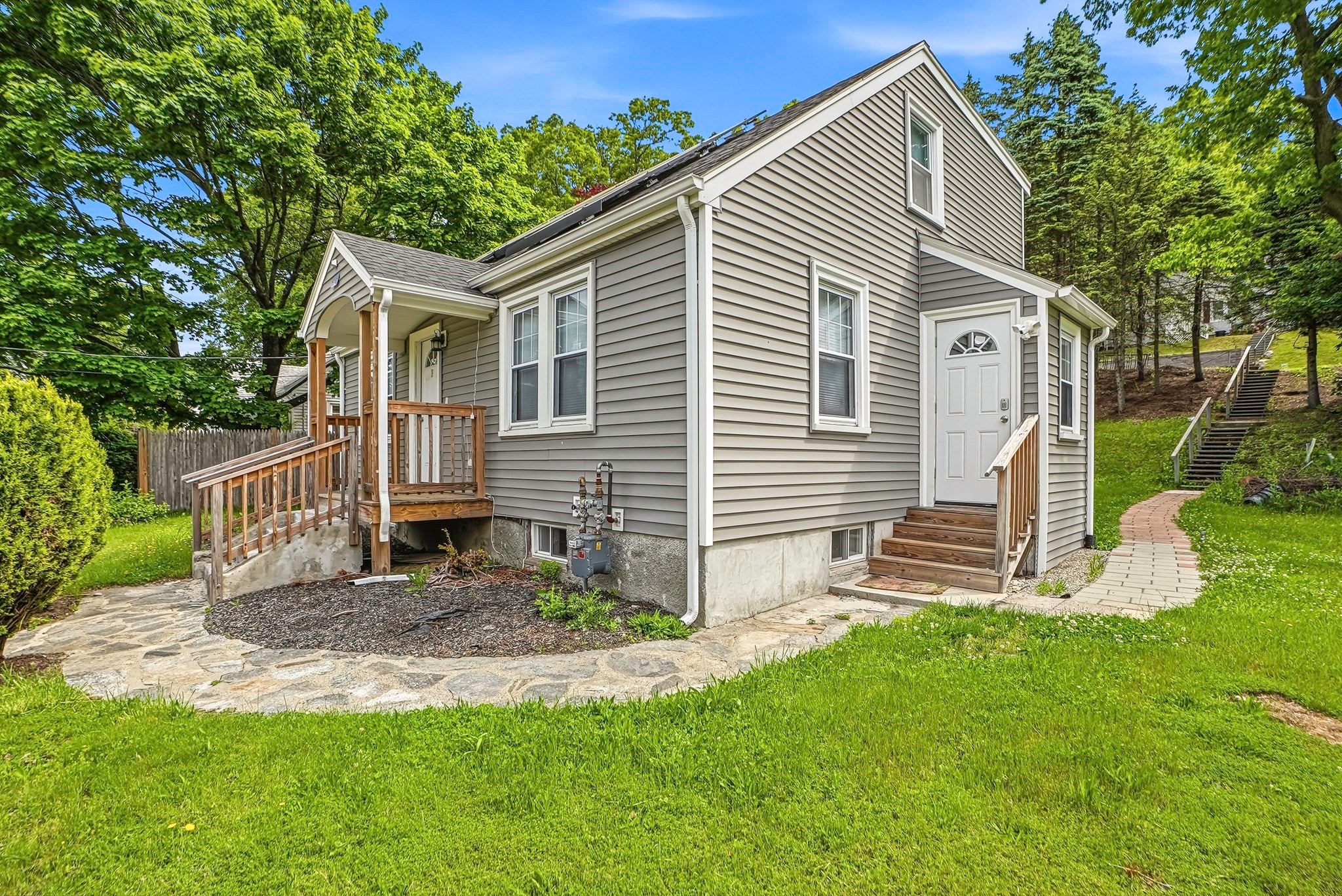 39 Pinehurst AVE
