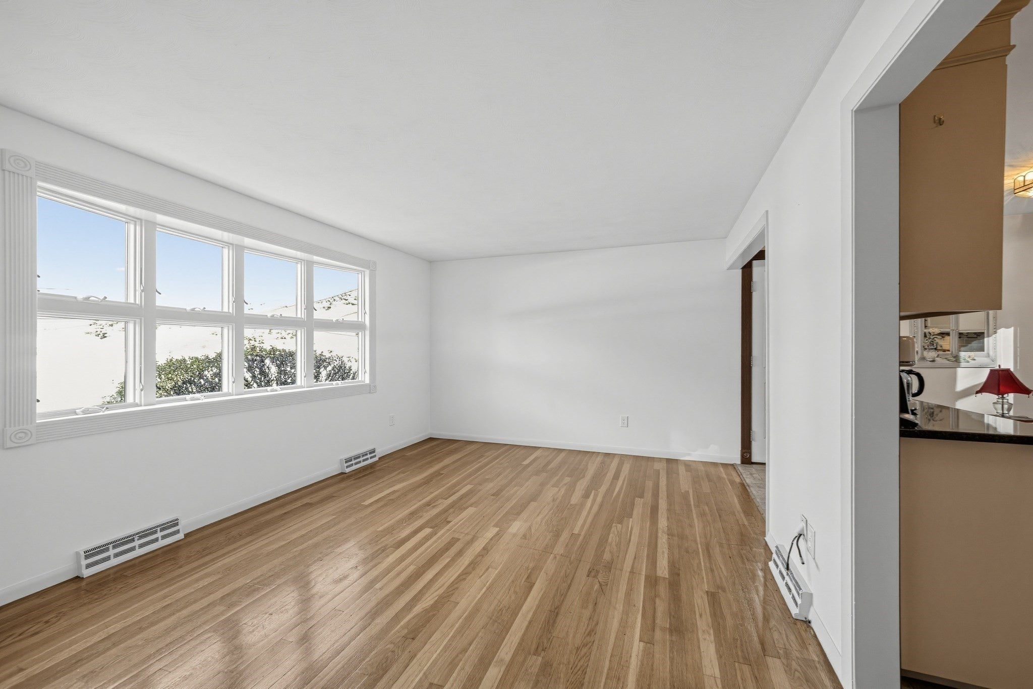7 Phyllis Drive, Billerica, MA Photo #12