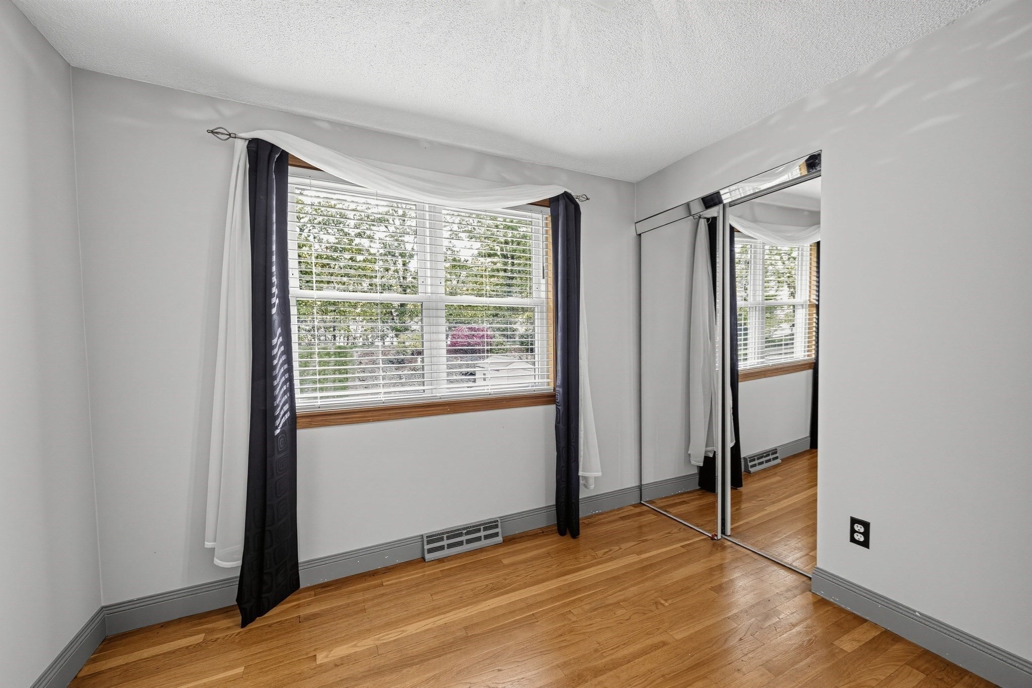 7 Phyllis Drive, Billerica, MA Photo #20