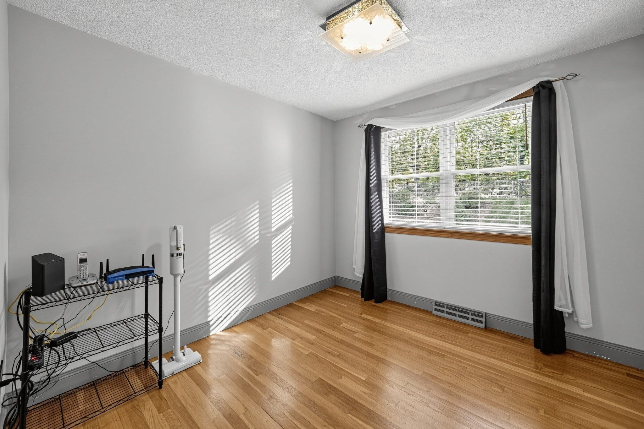 7 Phyllis Drive, Billerica, MA Photo #19