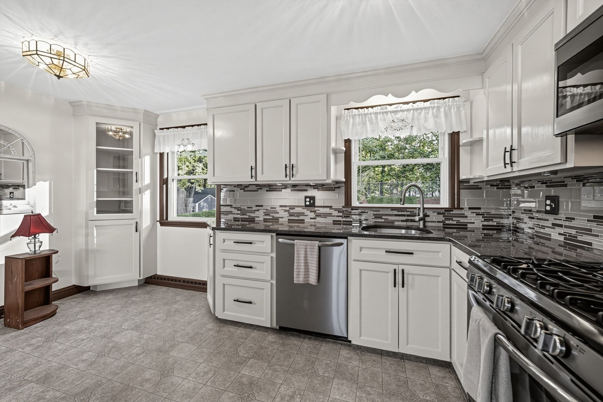 7 Phyllis Drive, Billerica, MA Photo #9