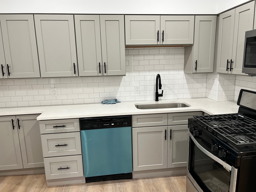 72 Bloomingdale St 1