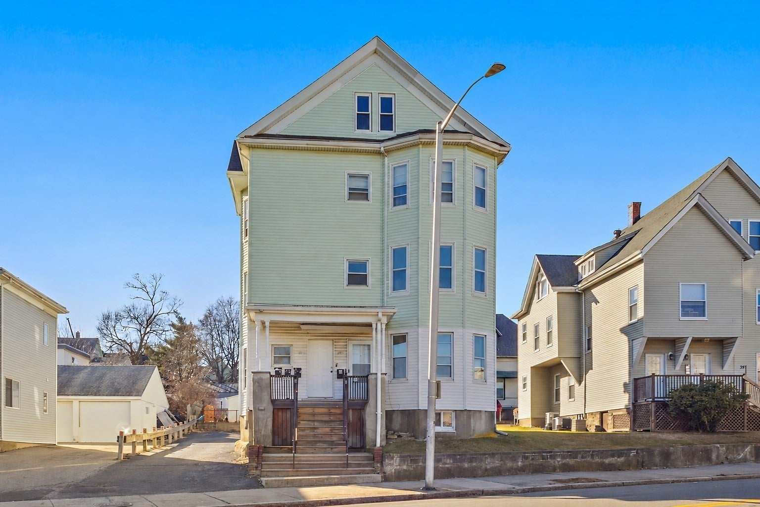 Photo of 403-405 Ferry St, Malden, MA