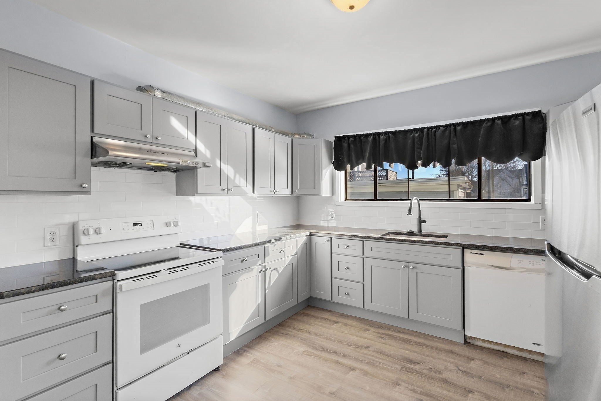 403-405 Ferry St, Malden, MA, 403-405 Ferry St, Malden, MA Photo #2