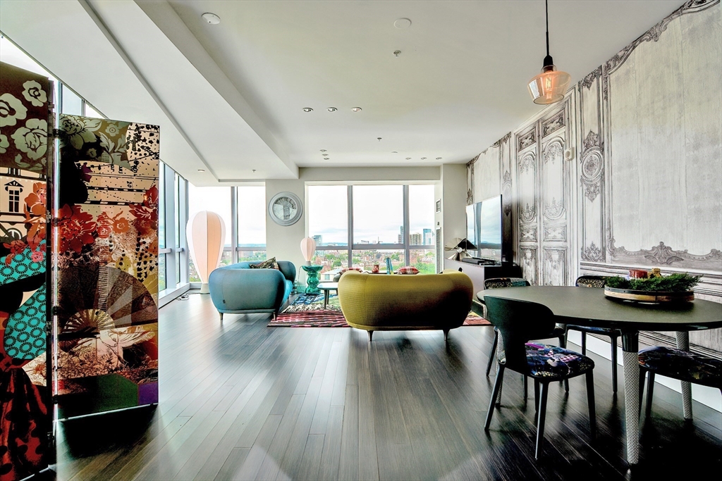 110 Stuart St 23B