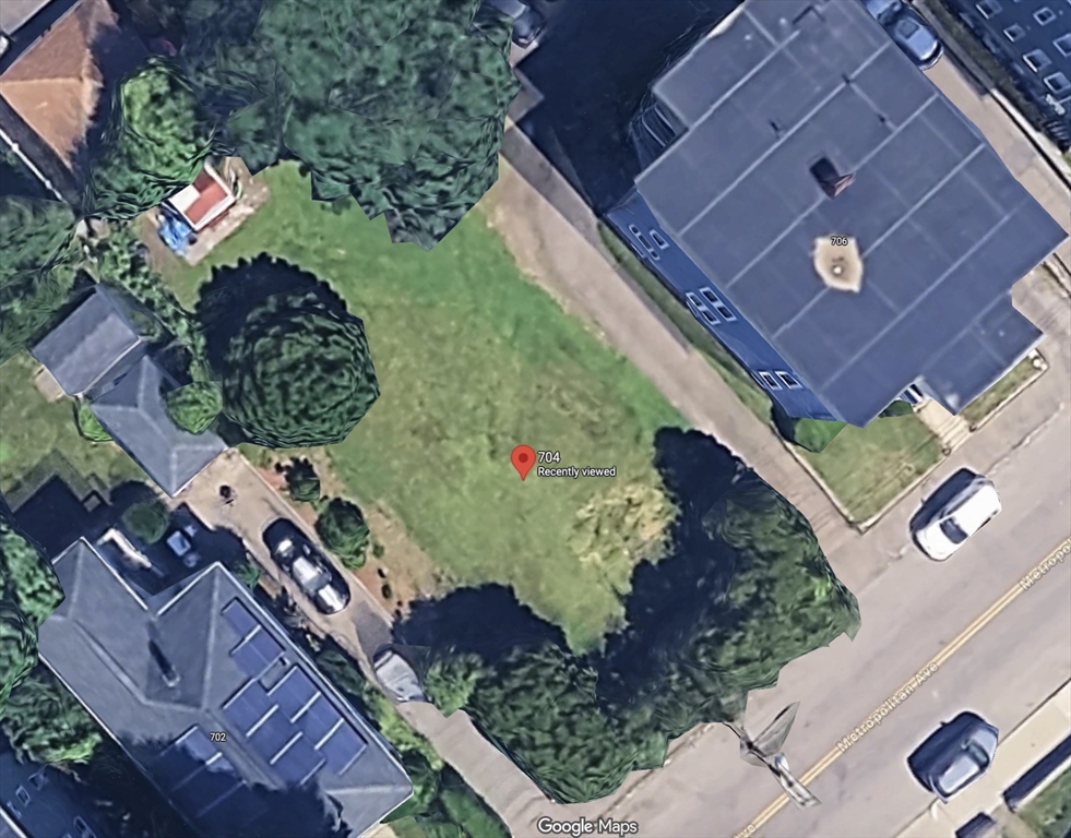 704 Metropolitan Ave