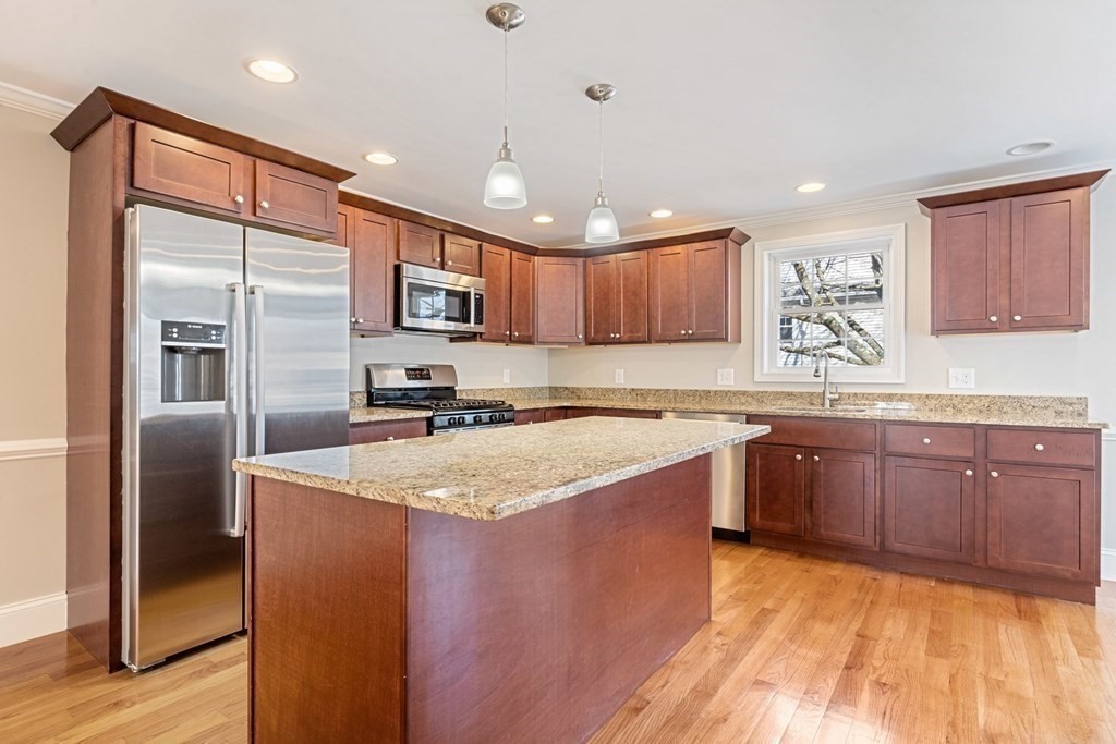 220 White St 220