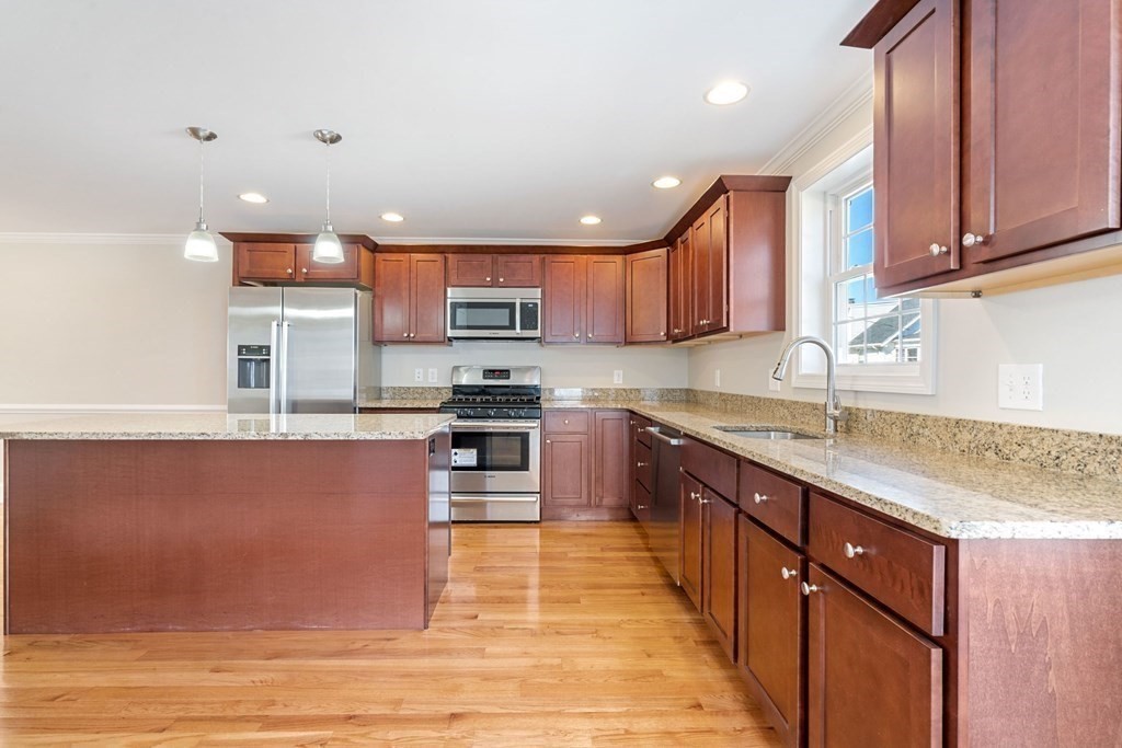 220 White St 220