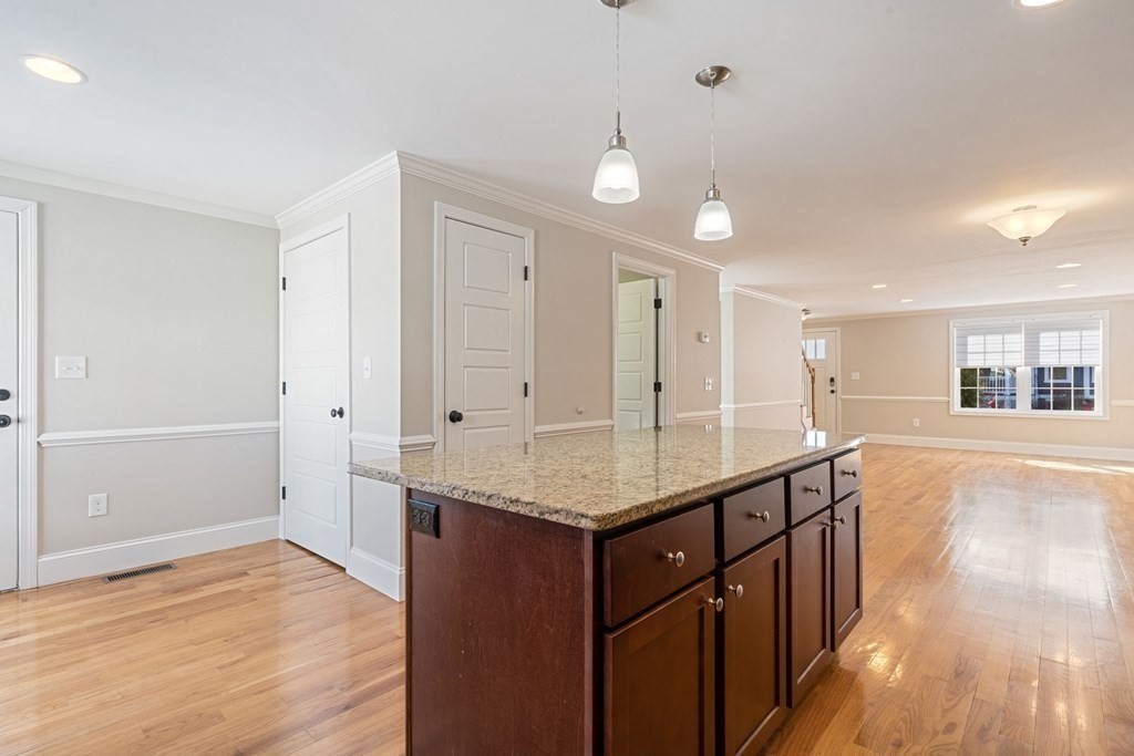 220 White St 220
