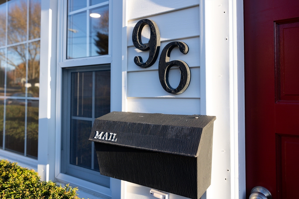 96 Harriet Ave