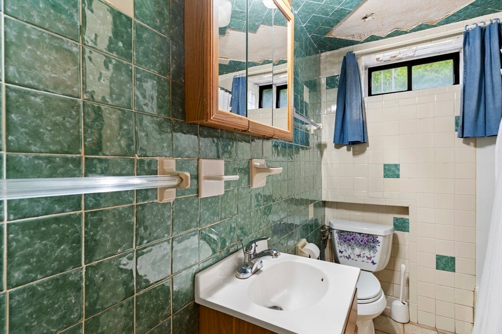 96 Loring Ave, Winchester, MA, 96 Loring Ave, Winchester, MA Photo #23