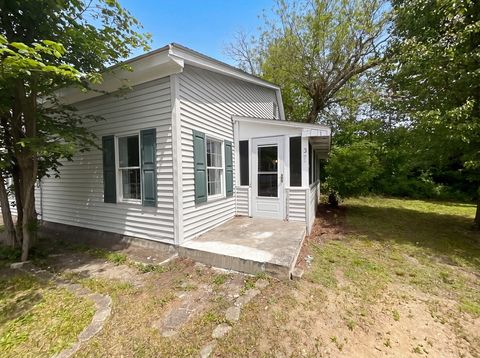 Photo of 361 Tremont St, Taunton, MA 02780 (MLS # 73524250)