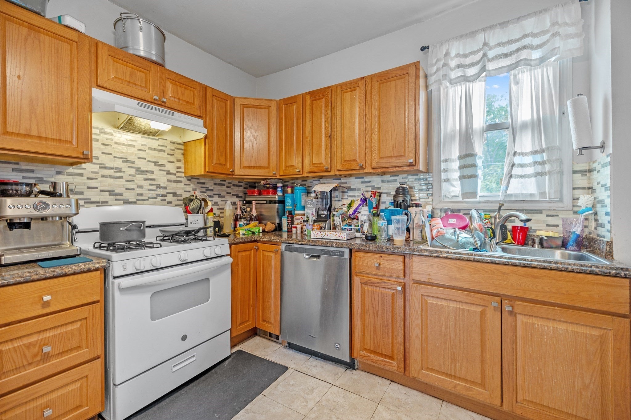 81 Liberty St, Lowell, MA, 81 Liberty St, Lowell, MA Photo #5