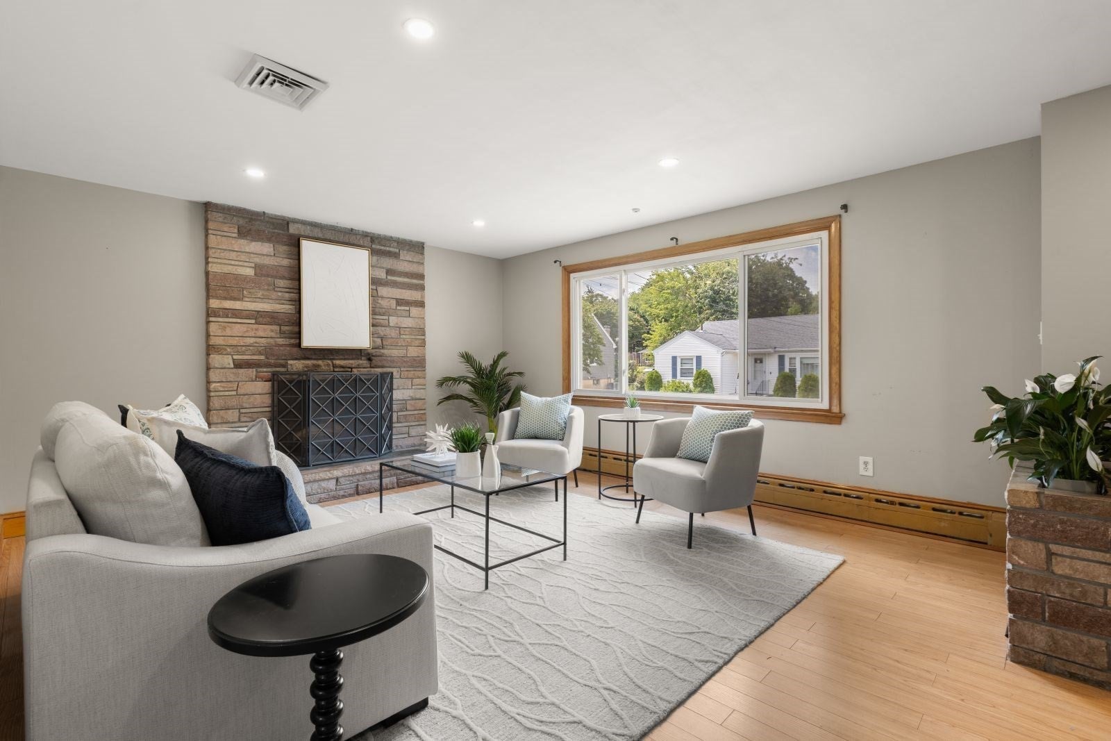 Photo of 8 Helene St, Quincy, MA