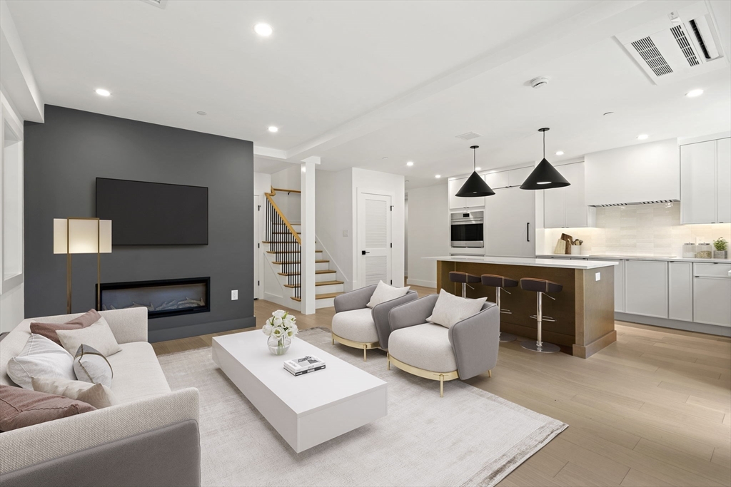 145 Warren St 4