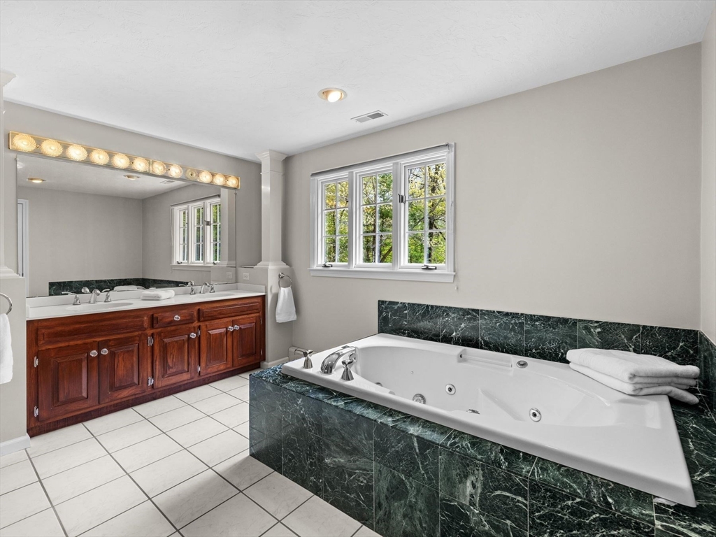 9 Catie Dr, Westborough, MA Photo #30