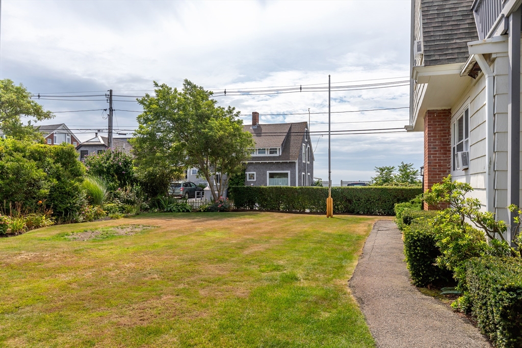 616 Commercial St 15