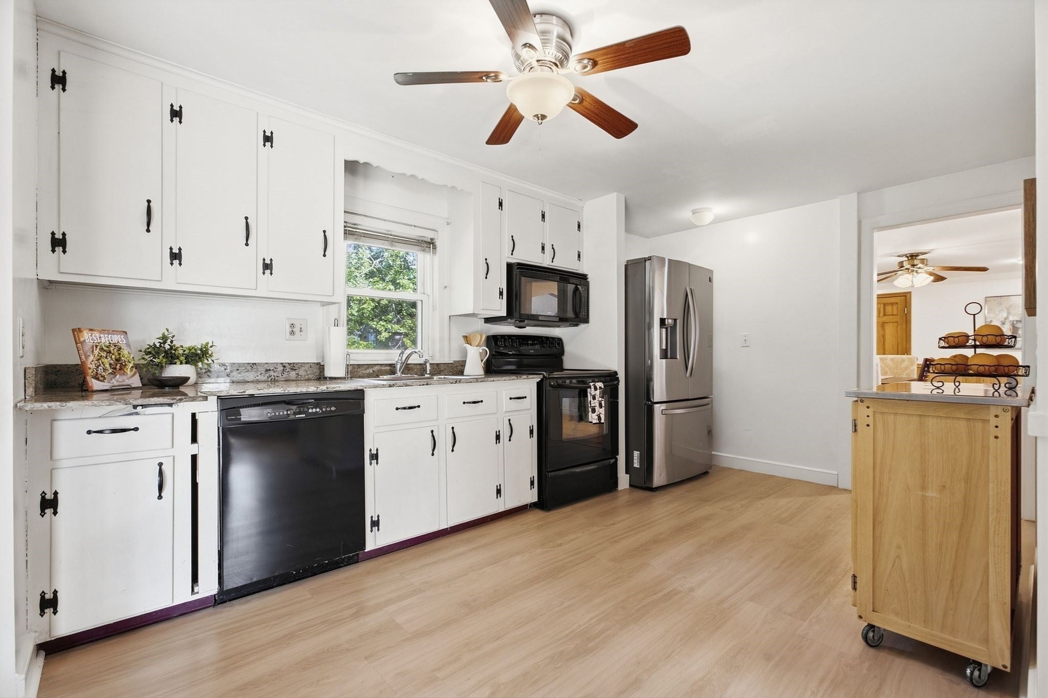 222 Cambridge Road, Woburn, MA Photo #7