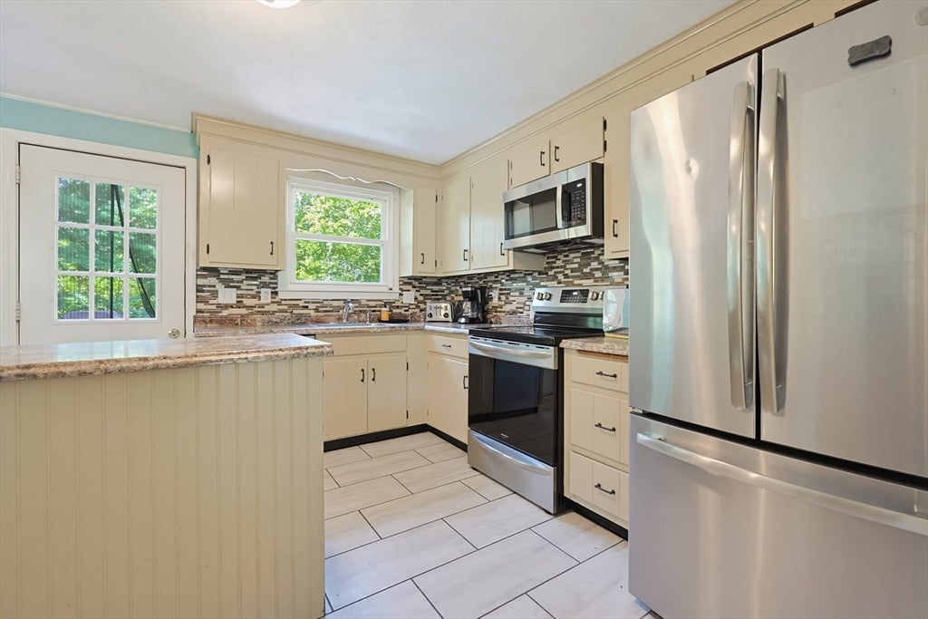 116 Bayberry Rd, North Attleboro, MA, 116 Bayberry Rd, North Attleboro, MA Photo #6
