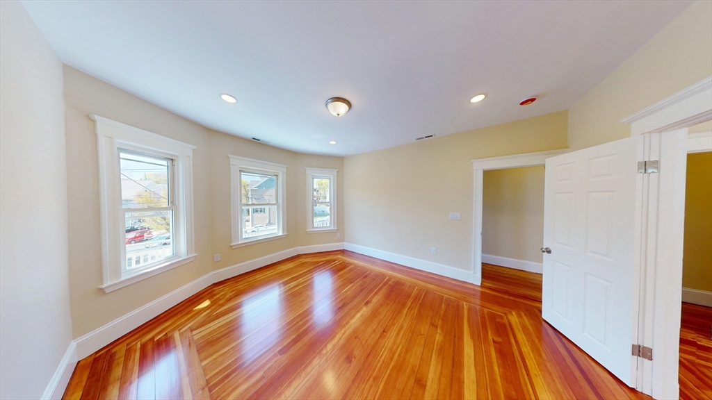 Click for 27 Champney St #1, Boston, MA slideshow