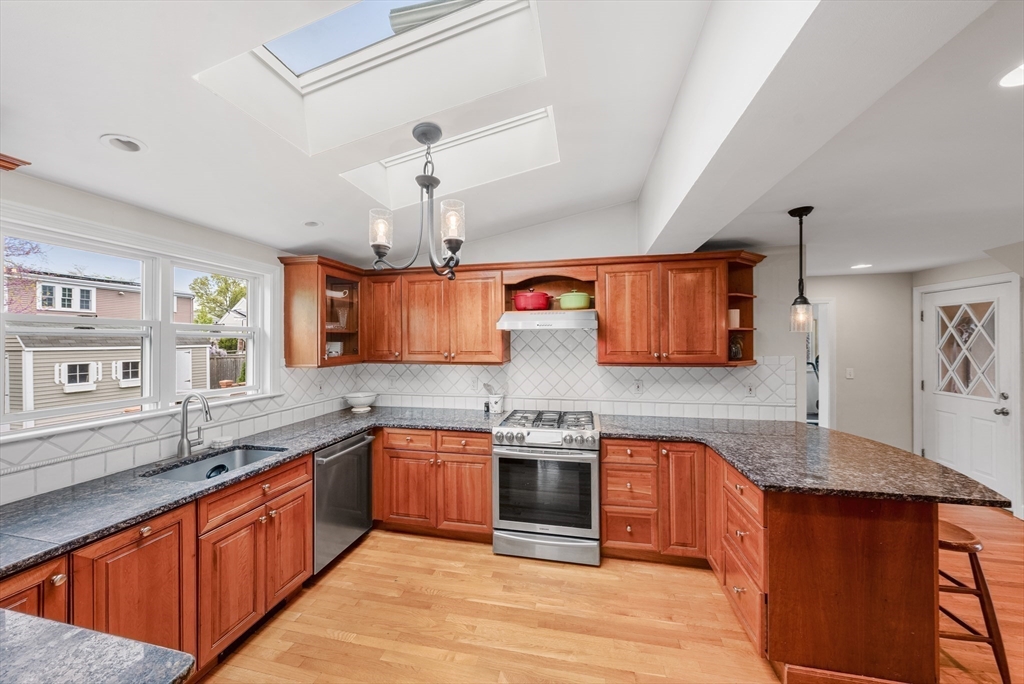 69 Princeton Rd, Arlington, MA Photo #8