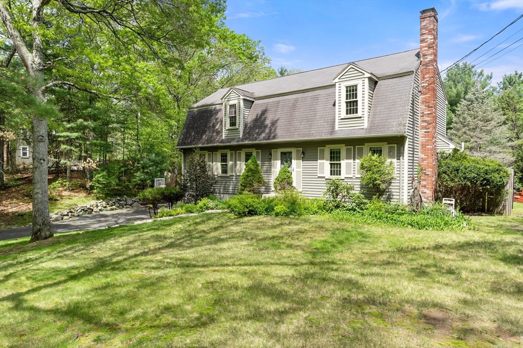 18 Maple St